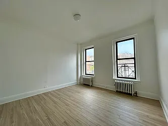 Rented by Ameralis Group Real Estate Inc