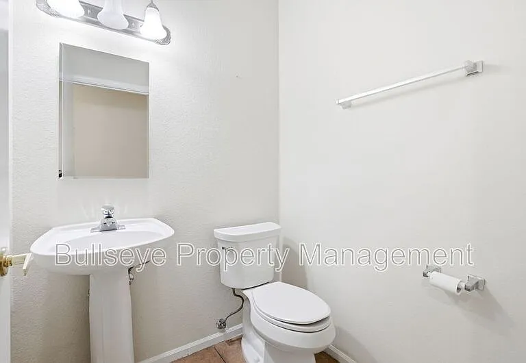 15893 W Arrowhead Dr — Photo 11