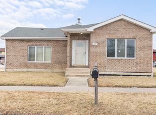 900 E 153rd St, Phoenix, IL 60426