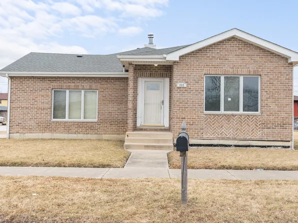900 E 153rd St, Phoenix, IL 60426