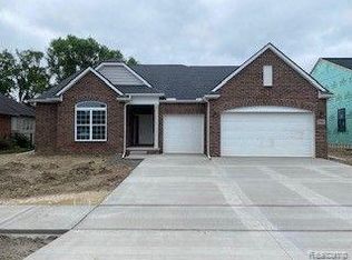 20866 Wexford Dr S, Macomb, MI 48044