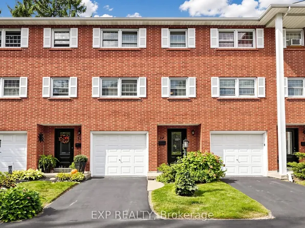 91 Livingston Ave #12, Grimsby, ON L3M 1L4