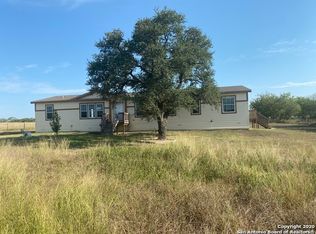 401 High Ridge Meadows Dr, Gonzales, TX 78629