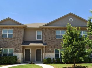 1304 Lake Crest Ln, Lewisville, TX 75057