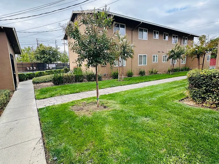 TownView Commons — Photo 16