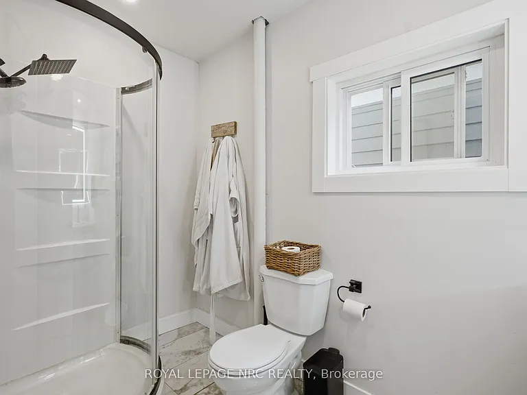 17 Considine Ave — Photo 11