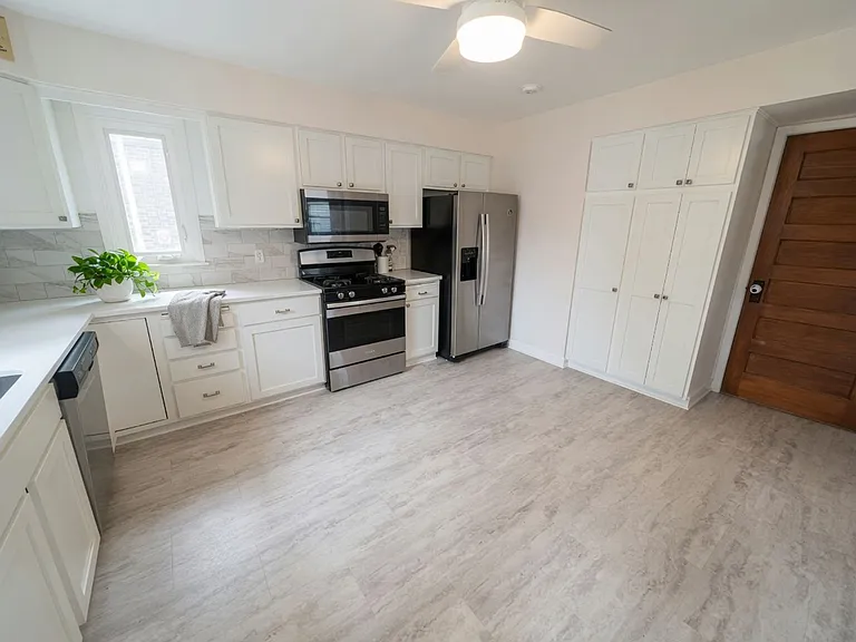 1720 Laurel Ave — Photo 13