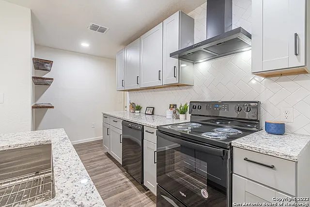 324 Bargas St — Photo 13
