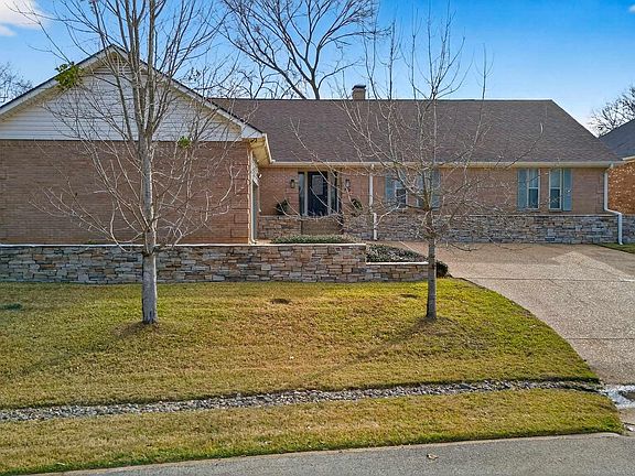 3rd image of 119 Williamsburg Ln