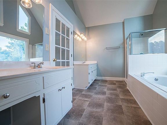 5th image of 2950 Hunters Pond Ct
