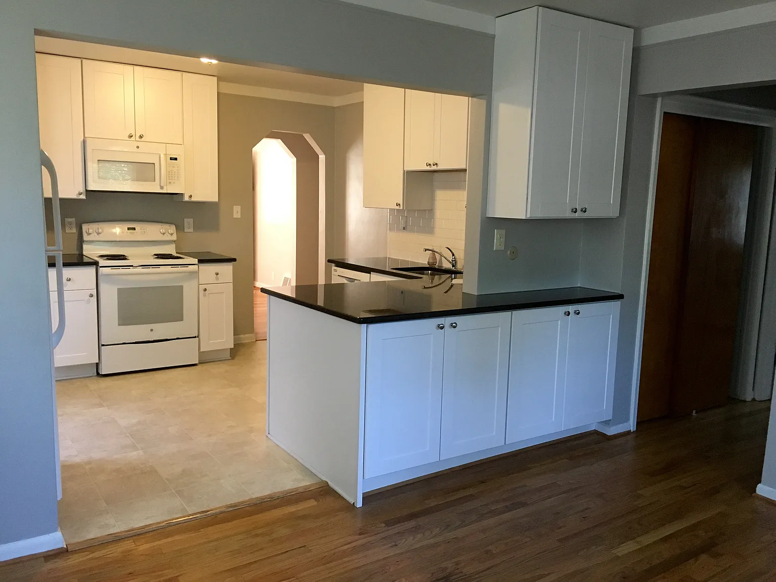 4 bed, 2.5 bath, 1330 sqft, $2,300 — Photo 4