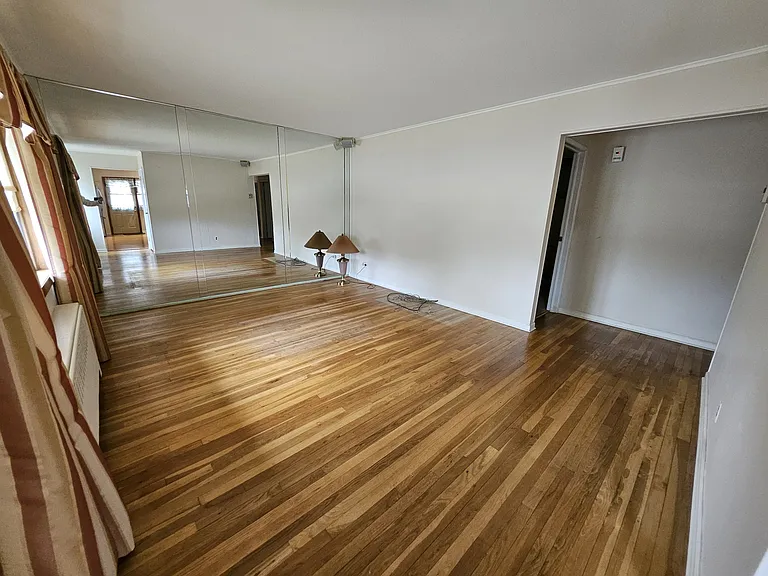 35 Elwood Ave — Photo 5