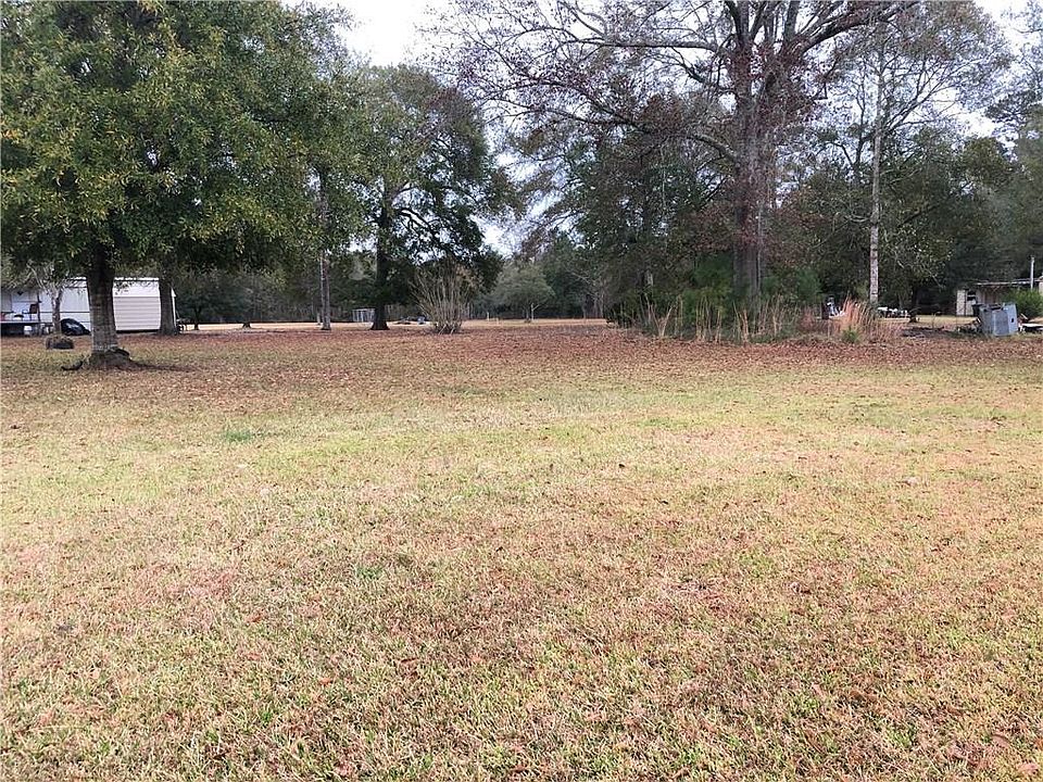 1st image of 834 Helen Ln