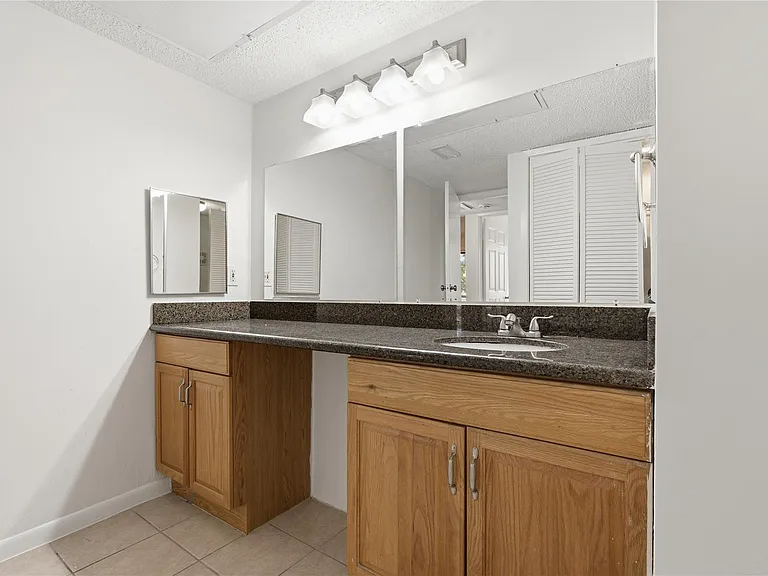 10110 Forum West Dr #321 — Photo 17