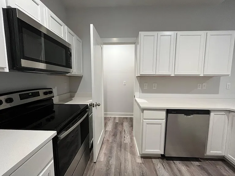 5633 N Meridian Ave — Photo 16