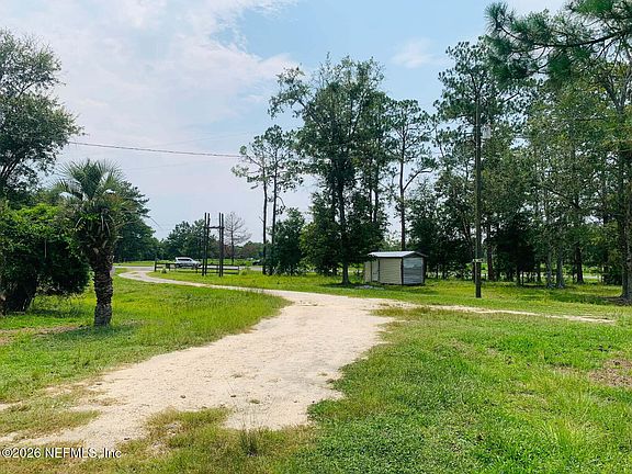 3rd image of 8901 NE US HIGHWAY 301