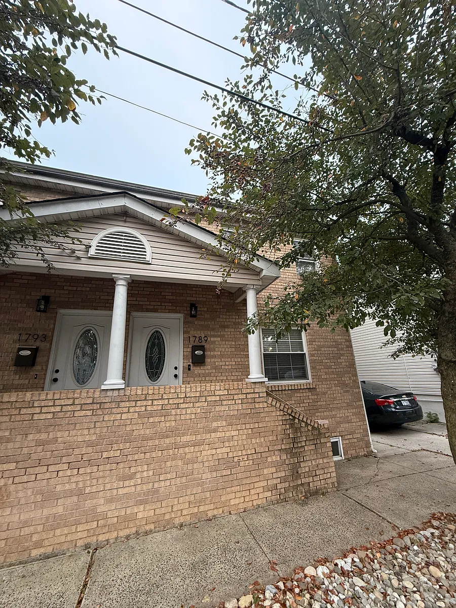 Building Photo - 1789 Newton St