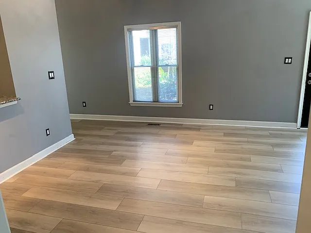 204 E Davie St — Photo 5