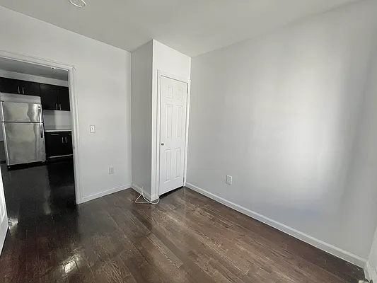 Rented by New Amsterdam Realty Group | media 7