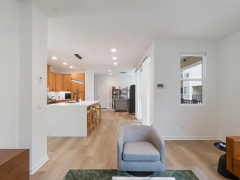 809 Brickyard Ln — Photo 18