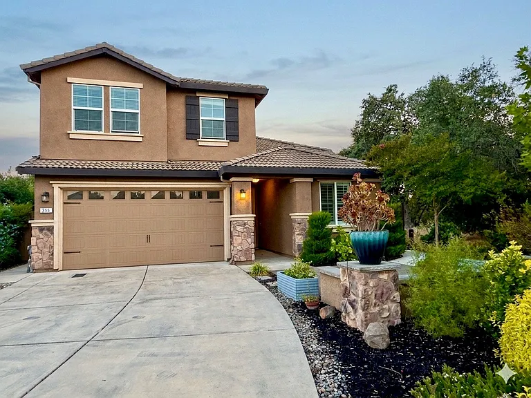 233 Vanney Ct — Photo 4