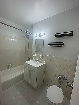 5th image of 144-87 41st Ave #313