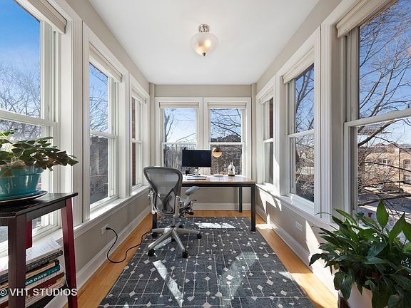 4th image of 1534 W Rosemont Ave #3