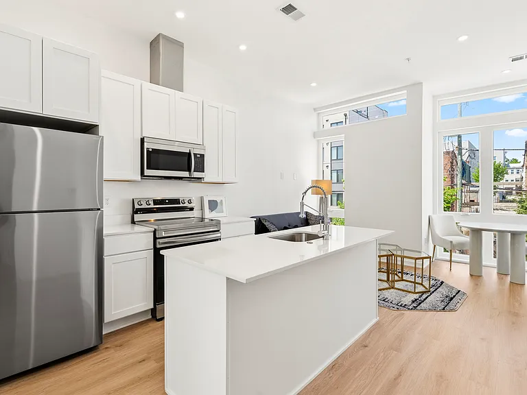 710 Kennedy St NW #11 — Photo 11