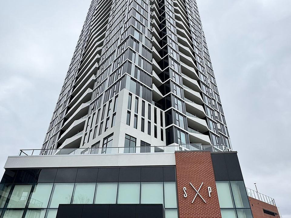 1st image of 25 Wellington St S #806