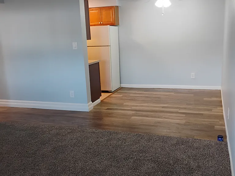 140 E Highline Cir — Photo 2