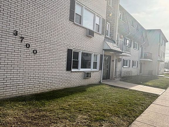 3rd image of 3700-10 W 119th St #3710-3E