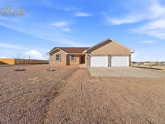 3rd image of 1169 E Canary Dr