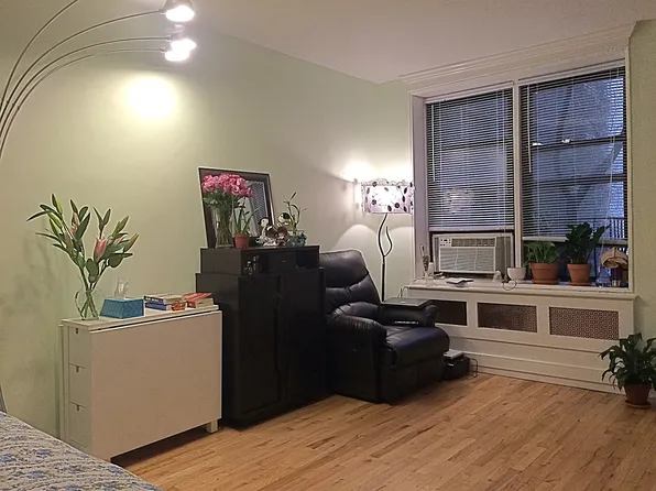 1420 York Ave APT 3D, New York, NY 10021