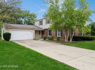 1665 Apache Dr, Naperville, IL 60563