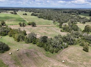 400 W Parker Rd, Flatonia, TX 78941