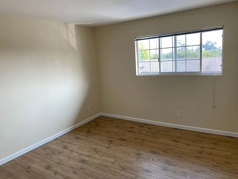 4700 Dexter Dr — Photo 16