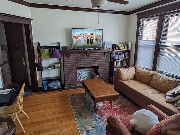 2nd image of 1947 W Berteau Ave #2