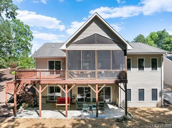 452 Poplar Creek Rd, Bracey, VA 23919