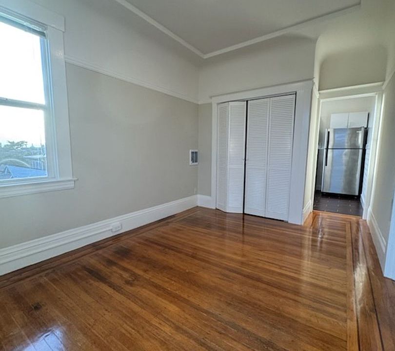 1st image of 610 Webster St #16