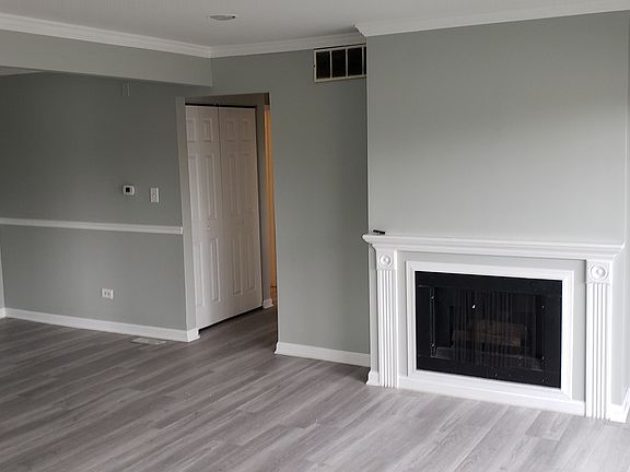 2nd image of 6034 Fremont Dr #1