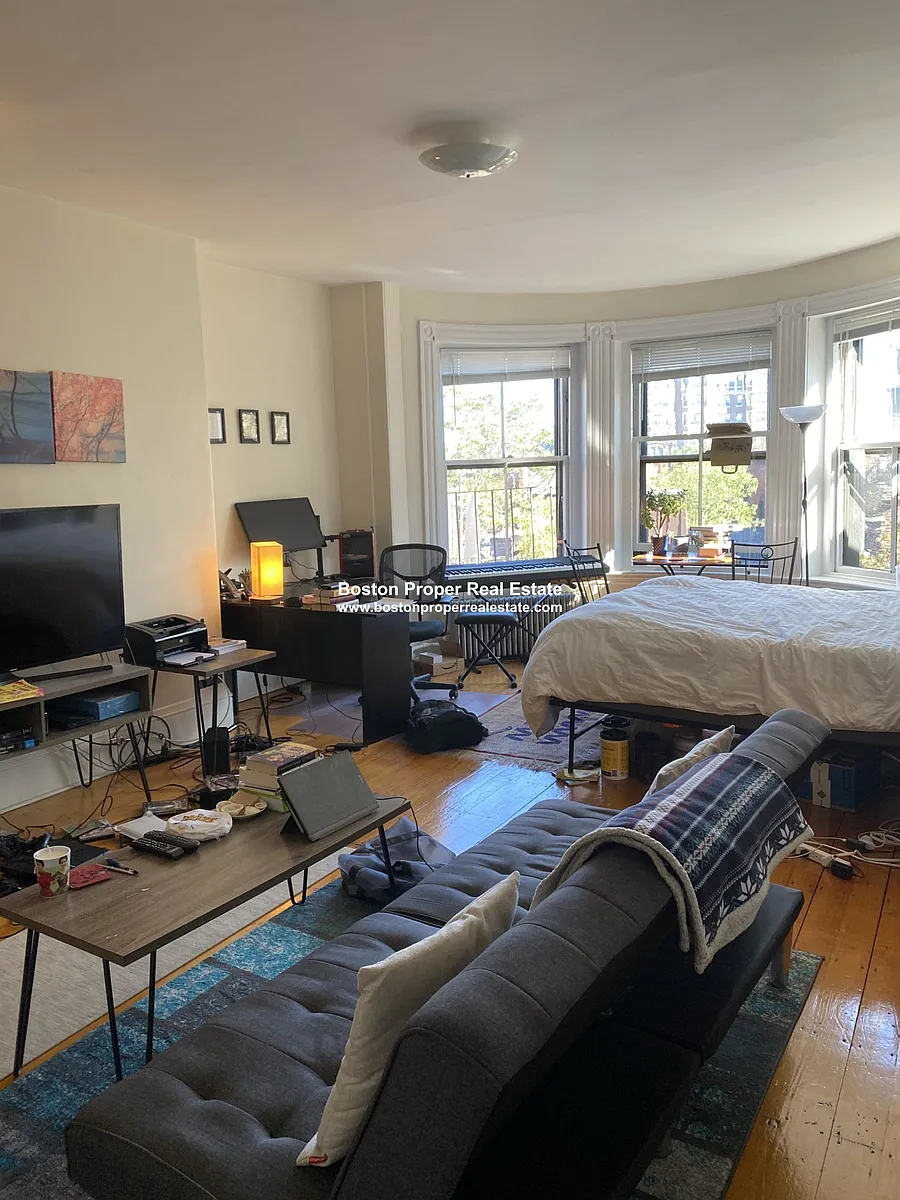 Building Photo - 381 Commonwealth Ave #7