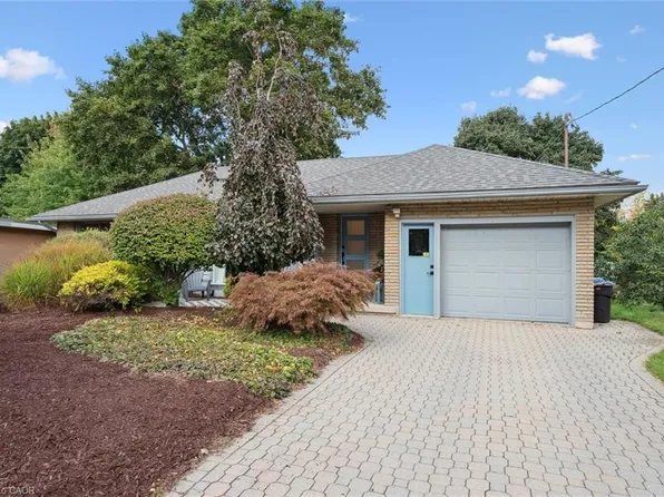 272 Hartwood Pl, Kitchener, ON N2H 6B5