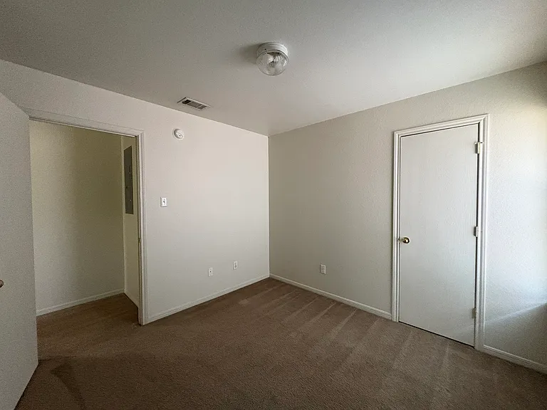 330 S 40th St #B — Photo 13