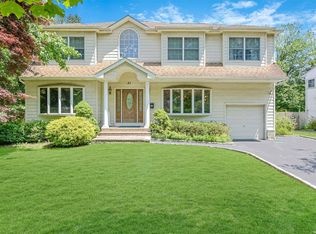 81 Marie Cres, Commack, NY 11725