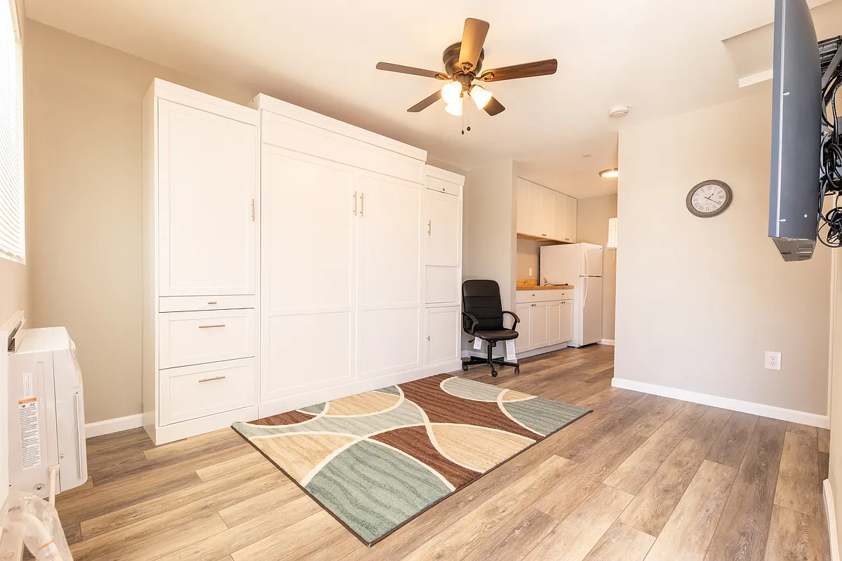 Building Photo - 251 S Tehama St #14