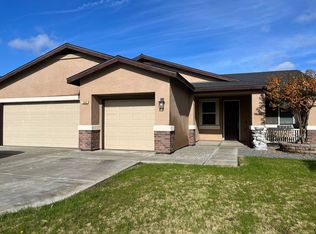 1342 W Banneker St, Hanford, CA 93230