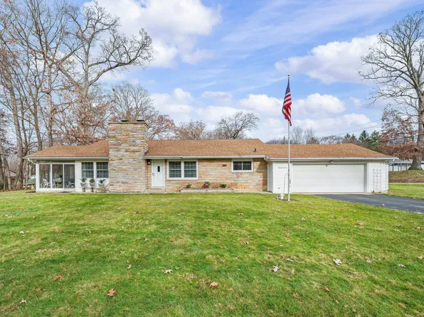 1225 Country Club Dr, Niles, MI 49120