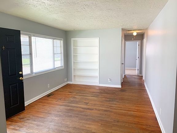 4629ElmhurstLivingRoom_04232020