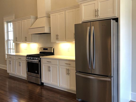 5th image of 334 Fairway Dr #101