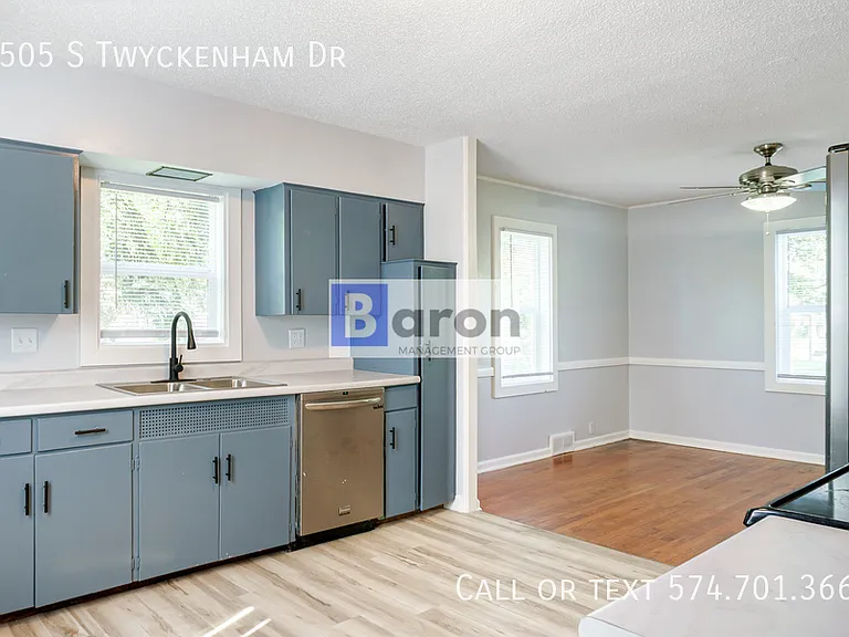 2505 S Twyckenham Dr — Photo 15